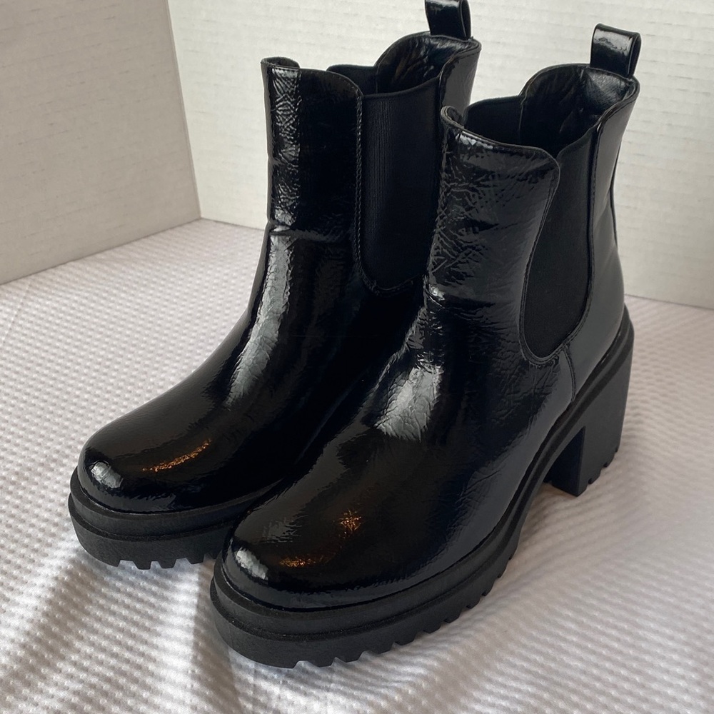 Diba Glossy Black Patent Leather Print Platform Heeled Boots Chelsea Sz 6.5 NWOT - Picture 4 of 14